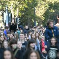 Велика колона ђака Прве гимназије кренула ка Петој ФОТО