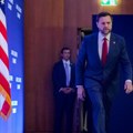 Vašington i Teheran nastavljaju pregovore; SAD ublažavaju sankcije na iransku naftu