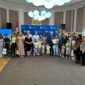 Gradonačelnik Leskovca ugostio hranitelje i decu nakon letovanja u Grčkoj