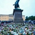 Desetine hiljada ljudi odaju počast preminulom kralju Norveške