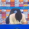 Trener Intera udarao glavom u mikrofon! Šok scena na konferenciji: Nije mogao da veruje šta su ga pitali! (video)