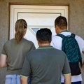 Kampanja „Od vrata do vrata“ koju zajedno sprovode studenti i kandidati za narodne poslanike