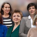 „Ako imate glas, onda ste ludi, histerični ili pijani“: Kako je to biti žena u srpskoj politici, za Nova.rs pišu…