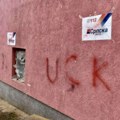 Prešarani plakati Srpske liste - ispisani grafiti "UČK"