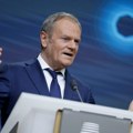 Tusk: Paradoks je da 500 miliona Evropljana moli 300 miliona Amerikanaca da ih brane