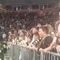 „Ko ne skače, taj je ćaci“ u Areni na meču Partizan – Dubai