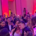 Ceca opkoljena sa svih strana Ražnatovićeva napravila haos na proslavi punoletstva, sin Viki Miljković joj pao u zagrljaj…