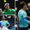 (Video) Novak gubio 0:2, ali Muzeti predao: Đoković u polufinalu Australijan opena