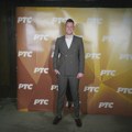 "Žena mi je rekla da treba da flertujem sa devojkama na nastupu": Naš pevač otkrio dogovor koji ima sa suprugom