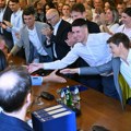 (Foto) Lista „Aleksandar Vučić – Ujedinjena Srbija“ predata RIK: Prikupljeno više od 224.000 potpisa