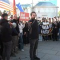 Skupština Kosova raspravlja o izmenama zakona o Specijalizovanim većima, ispred parlamenta protest pristalica OVK