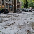 SLIKA DANA: Niš dobio more, ulica „zapenila“