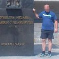 Ovo je vozač koji je izbacio devojčice iz autobusa, pa nasrnuo na njihovu majku: Kolege kažu da je i ranije pravio probleme!