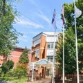 Drama u Nišu: Učenica osmog razreda izašla sa časa kroz prozor i popela se na krov škole