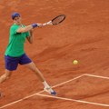 Siguran start Sinera u Parizu, Italijan bez izgubljenog seta do drugog kola Rolan Garosa