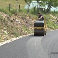 Novi kilometar asfalta u Drežniku (VIDEO)