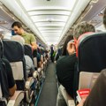 VIDEO Srbin u avionu savladao pomahnitalog putnika koji je pretio bombom: Opsovao sočno na srpskom, pa krenuo u akciju