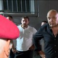 „Dule, treći put častiš“: Naprednjak koji je u novembru napao studente ispred FDU, sinoć u prvoj liniji odbrane prostorija SNS…