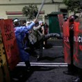 Peru na ivici haosa; Poginuo demonstrant, stotine povređenih FOTO