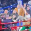Haos kakav se ne pamti! Opšta tuča u sportskoj hali u Novom Pazaru, navijači uleteli u ring - policija morala da reaguje…