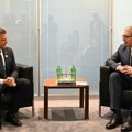 Vučić se u Bakuu sastao sa potpredsednikom Vlade Slovačke