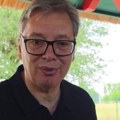 "Vratio se u Srbiju" Vučić na Paliću, ovako provodi vreme: Pomenuo slaninu, kobasice, kulen... (video)