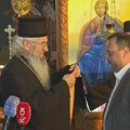 Kako je Mitropolit šumadijski uručio Orden Svetih novomučenika „lažnom“ povereniku manastira Hilandar (VIDEO)
