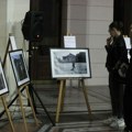 Izložbom ‘Između strahova i nade’ u Vijećnici obilježena godišnjica genocida u Srebrenici