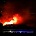 Ugašen požar u Boru: Vatra krenula od krova stare železničke stanice, pa gutala sve pred sobom (video)