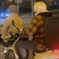 Nesavesno Nesvakidašnja vožnja skutera u centru Beograda izazvala lavinu komentara na mrežama (video)