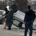 Auto sleteo u kanal, vozač izgubio kontrolu: Teška nesreća kod Topole