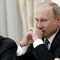 "Potpuna glupost" Putin: Rusija ne planira invaziju na Evropu