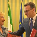Italijanska senatorka sada je čula o sramnom kutrijevom zulumu! Petar Petković sastao se sa Stefanijom Kraksi (foto)