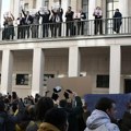 Žandarmerija u Skupštini Vojvodine, studenti dolaze na protest ispred zgrade