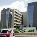 Otkriveno kako se dete u Leskovcu polilo vrelom vodom: Evo u kakvom je stanju mališan - i dalje se nalazi u jedinici za…