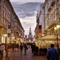 U izlogu prodavnice u Milanu postavljen natpis „Izraelski cionisti nisu dobrodošli”
