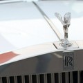 Šta poklanjaju kraljevskoj porodici: Rols-Rojs za kralja Čarlsa
