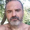 Pevač se za dve godine prepolovio, smršao 67 kilograma, a jede 7 puta dnevno: Ljudi trljaju oči kada vide kako danas izgleda