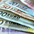 Dolar nastavlja da gubi tržišni udeo, ali mu evro i dalje nije ozbiljna konkurencija