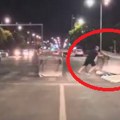 Ne uklanja samo policija blokade (video)