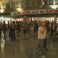 "Ko ne stiže u Novi Sad neka filozofira u kraju": Podrška studentima Filozofskog i iz Beograda