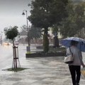U kratkom periodu pala ogromna količina kiše! Jako nevreme "potopilo" ovaj grad u Srbiji, ljudi pobegli sa ulica, voda se…