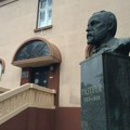 Mikrobiolog u Pasterovom zavodu tvrdi da je otpušten jer nije želeo na mitinge SNS