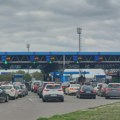 АМСС: Камиони на Батровцима чекају четири сата, очекује се појачан саобраћај због празника