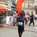 „Бечејска десетка“ оборила рекорд у броју учесника: Улицама Бечеја и уз Тису трчали такмичари из 12 земаља