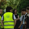 Okupljanje ispred Palate pravde: Optuženi studenti došli u narodnim nošnjama na ročište
