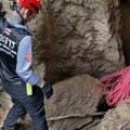 Sedmoro ljudi već 6 dana zaglavljeno u poplavljenoj pećini: Tražili zlato? Čuveni spasioci krenuli u pomoć