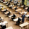Osmaci polažu test iz matematike. Ovo ne smeju zaboraviti, evo šta je obavezno poneti sa sobom