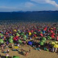 Ova plaža je najposećenija na svetu: Stotine hiljada ljudi hrle da zauzmu mesta, izgledaju kao sardine, a vlast se svako leto…
