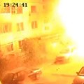(Video) Jeziva eksplozija u Ukrajini! Ruski projektil se sručio na naselje, kamere snimile trenutak udara: Ima mrtvih, među…